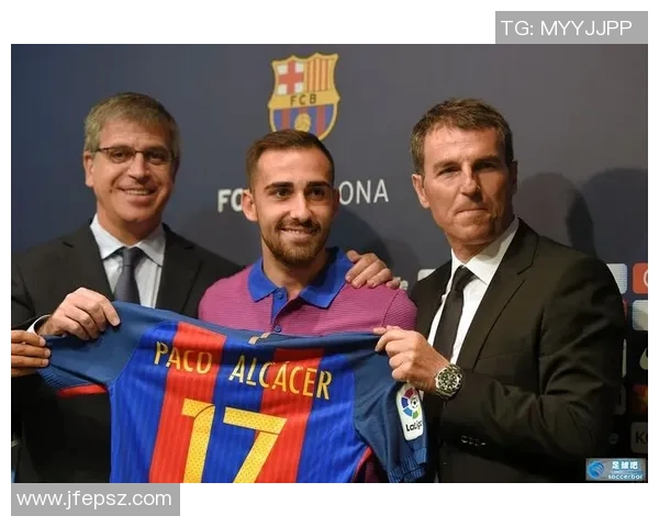 足球中锋出球星的卓越传球能力与团队配合分析